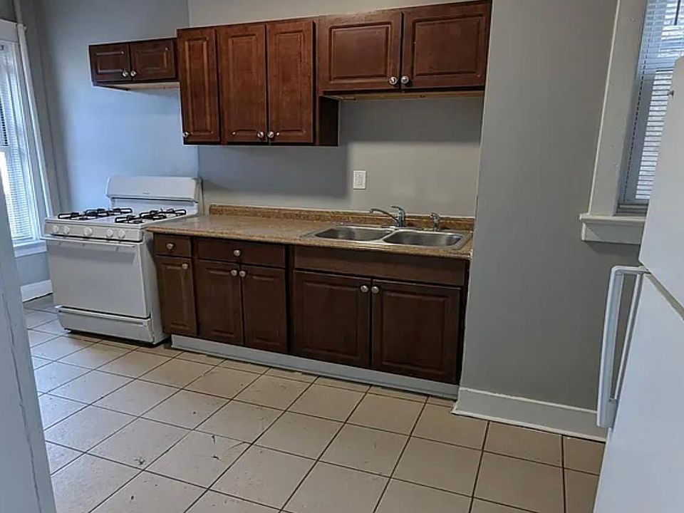 1st image of 1408 E 72nd St #1