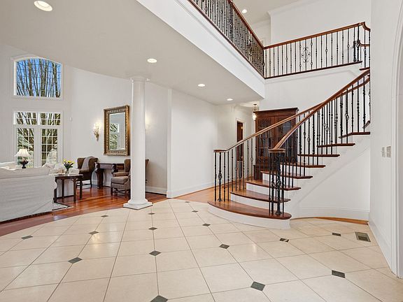 4th image of 1035 Willis Rd