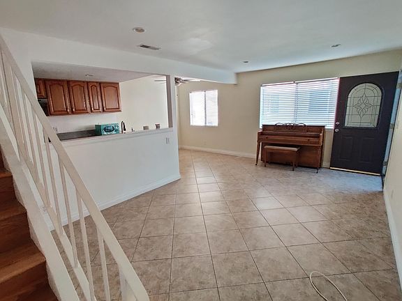 2nd image of 2009 Calle La Sombra Unit 3