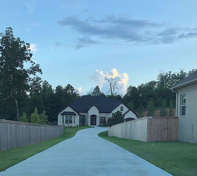 2nd image of 180 Blackburn Dr
