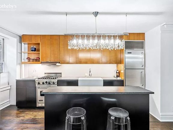 4th image of 51 Morton St APT 1A