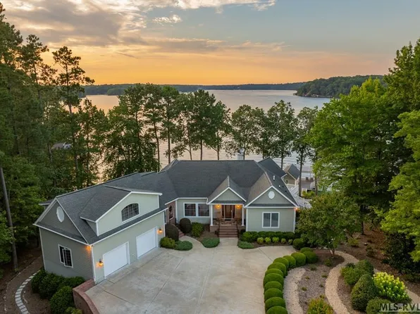 283 Lakewoods Dr, Macon, NC 27551