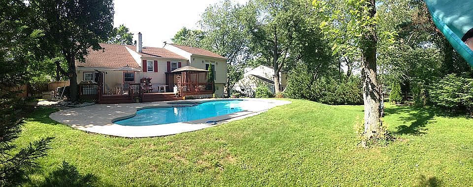 2nd image of 218 Hampshire Dr