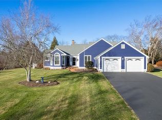 132 Meadow Ln, Middletown, RI 02842