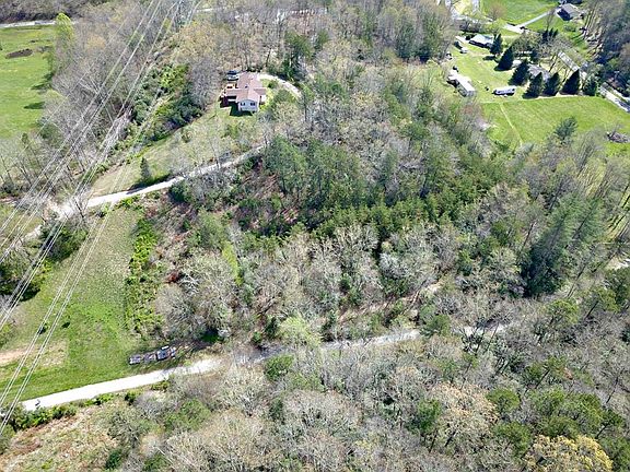 3rd image of 3 Country Knoll Dr