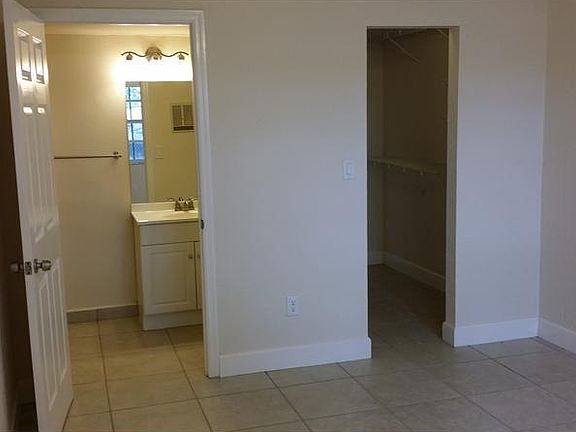 5th image of 438 NE 210th Circle Ter APT 103-4B