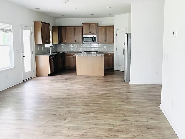 313 Winston Way — Photo 8