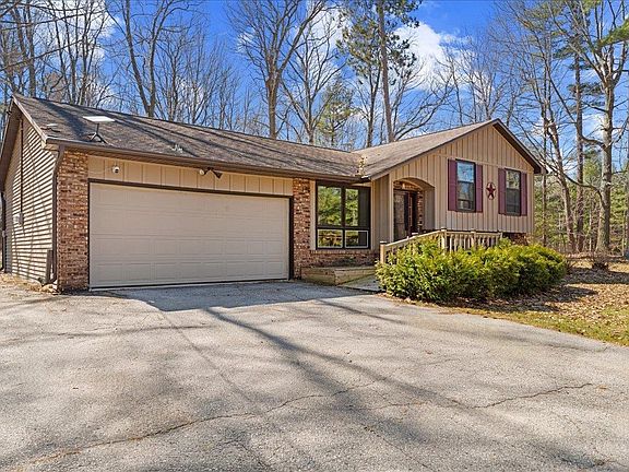 2nd image of 10897 Circle Rd