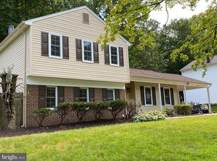 9331 Tartan View Dr, Fairfax, VA 22032