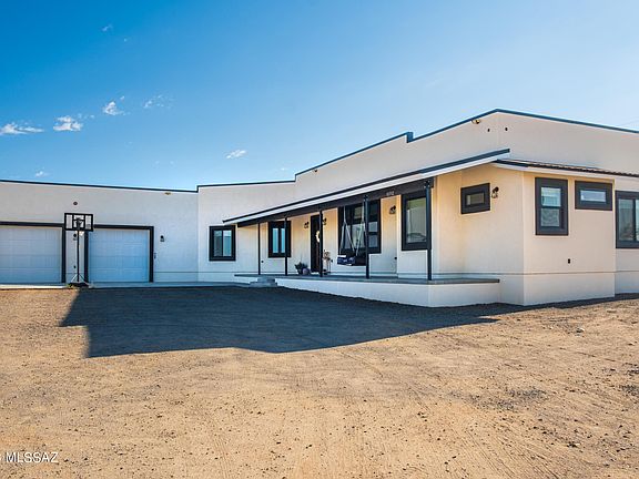 3rd image of 10392 N Coyote Ln