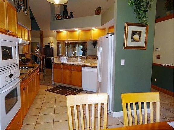 3rd image of 2503 Southern Oak Cir