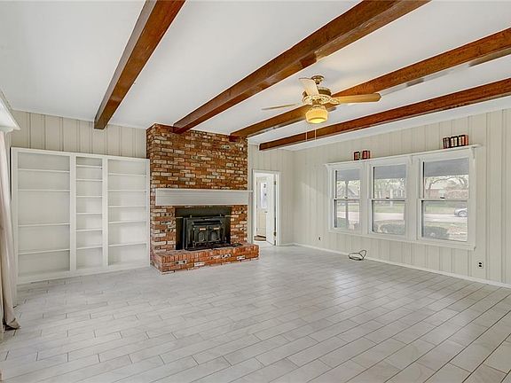 2nd image of 5025 Barnett St