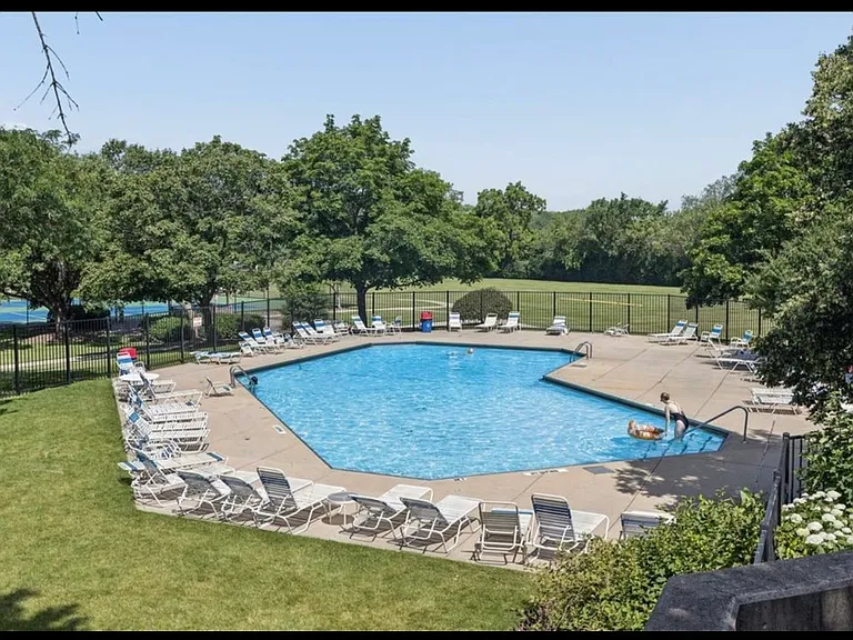 5913 Meadow Dr — Photo 23