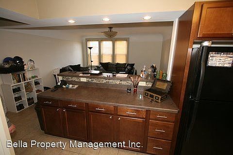 2nd image of 2845-2851 N Oakland Ave #4733346