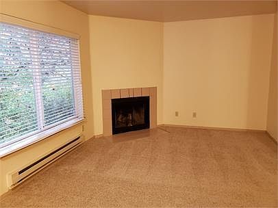 5th image of 11807 Ambaum Blvd SW #7-02