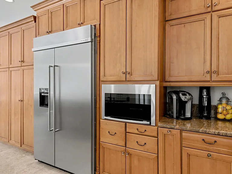 860 E Park Dr — Photo 32