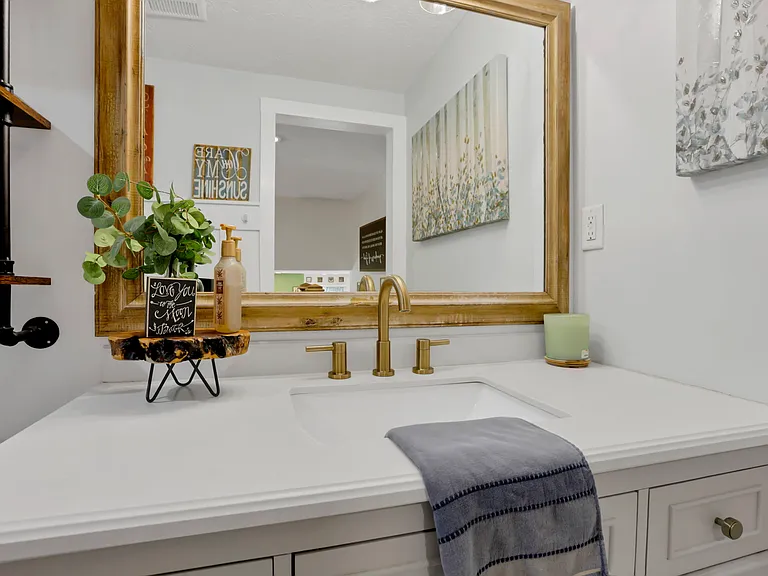 548 Theori Ave — Photo 37