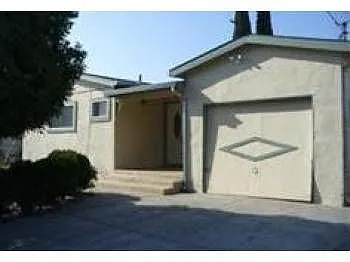 240 Benjamin Ave photo 1