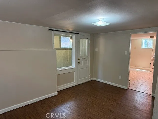 102 1/2 S Buena Vista St — Photo 3