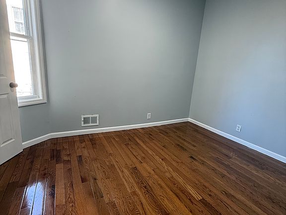 3rd image of 186 S 10th St #1L