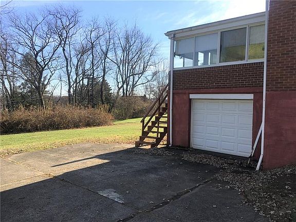 2nd image of 1411 Iroquois Dr