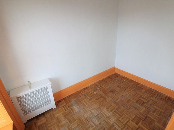 3rd image of 313 Smith St #3
