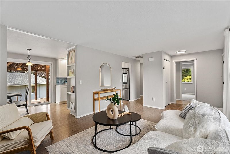 5th image of 908 116TH Street SW