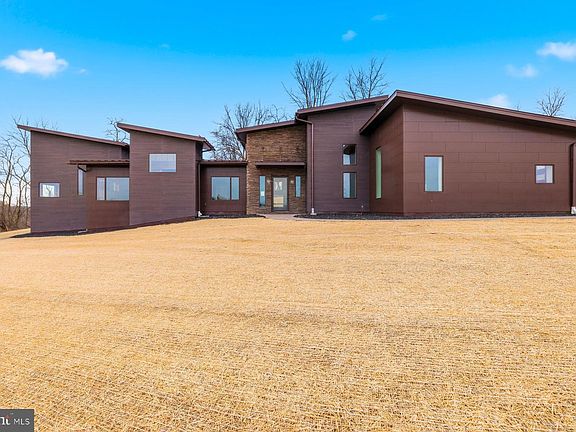 3rd image of 308 Ridge Rd