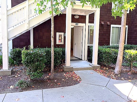 3rd image of 163 Marina Lakes Dr