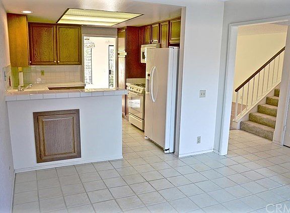 Kitchen with breakfast bar