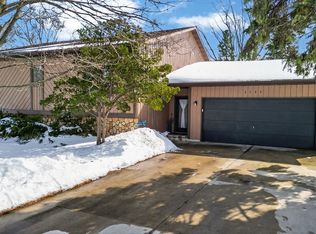 2755 Montclair Pl, Oshkosh, WI 54904