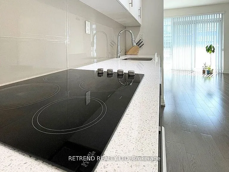 460 Adelaide St E #2109 — Photo 23