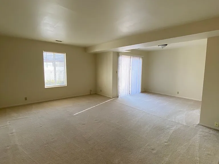 2901 & 2905 Poplar St #&-410 — Photo 5
