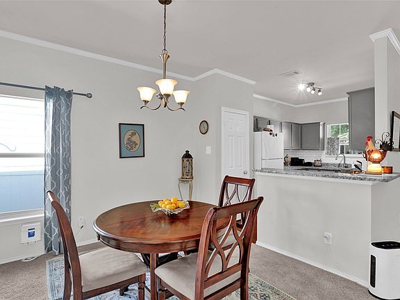 5th image of 1128 Oakcrest Dr