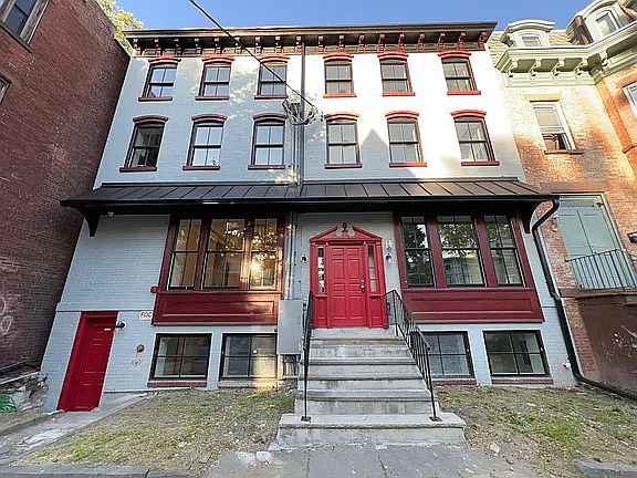1st image of 184 Liberty St #3R