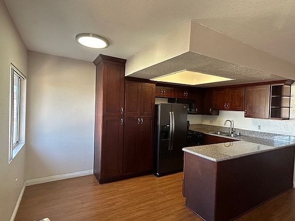 2nd image of 1100 Magnolia Ave APT 4
