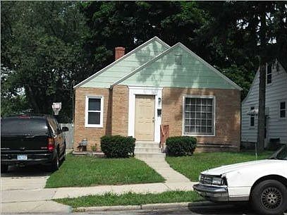 1st image of 933 Hazen St SE