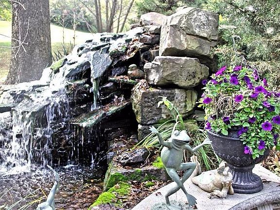 5th image of 1103 S Park Dr