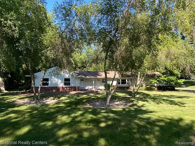 144 W Maryknoll Rd — Photo 1