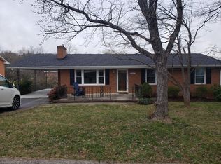3357 Kingswood Dr, Roanoke, VA 24018
