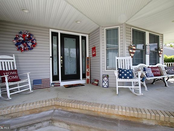 3rd image of 113 Leeward Rd