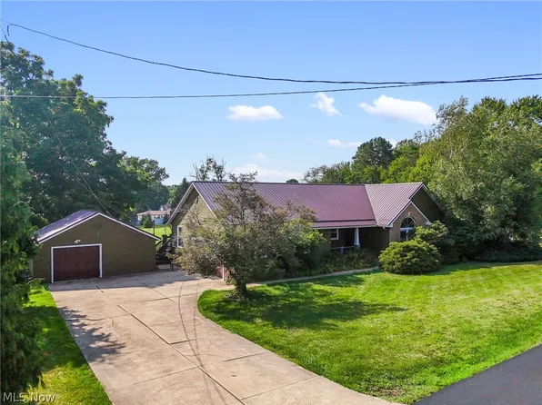 6031 Woodcrest Ave NE, Canton, OH 44721