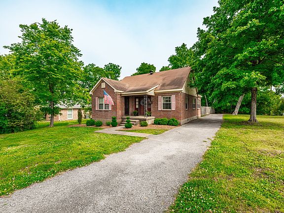 4th image of 572 Hawkins Dr