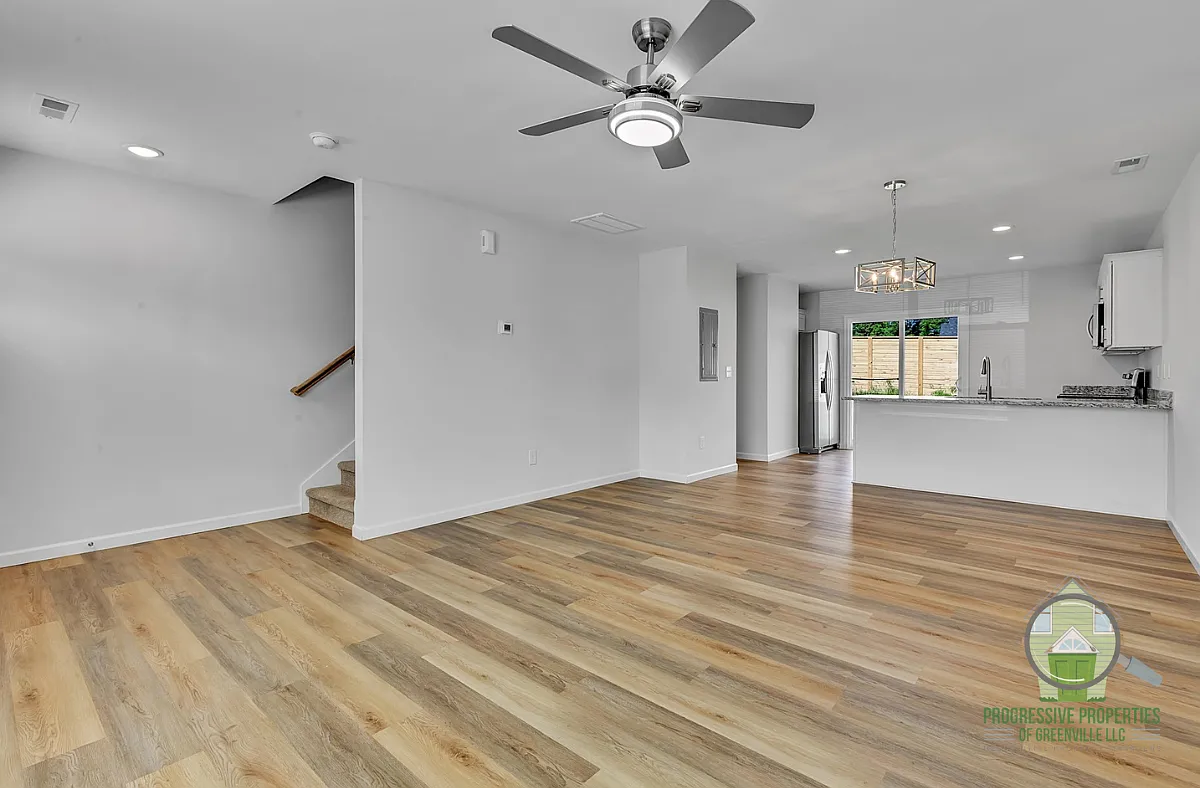 17 Wofford Pine Dr — Photo 3
