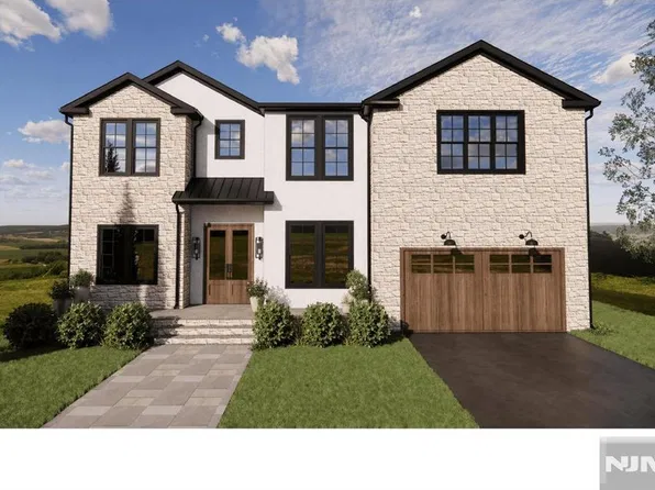 331 Lockwood Dr, Paramus, NJ 07652