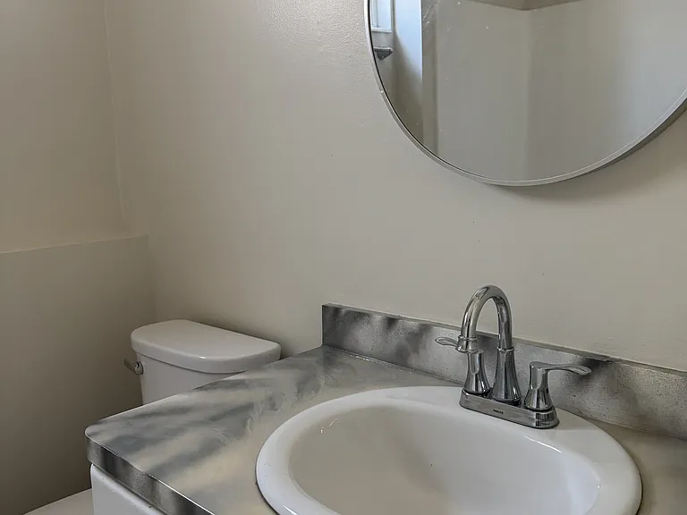 1431 Monroe Blvd #4 — Photo 6