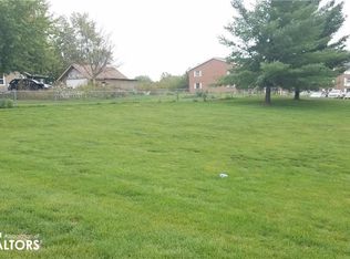 1207 N 11th Ave E, Newton, IA 50208