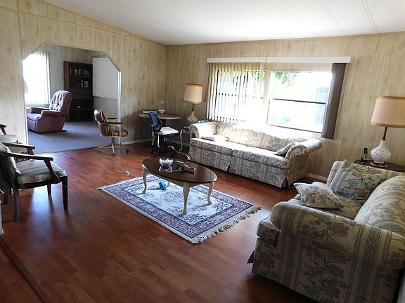 2nd image of 390 Woodhill Dr