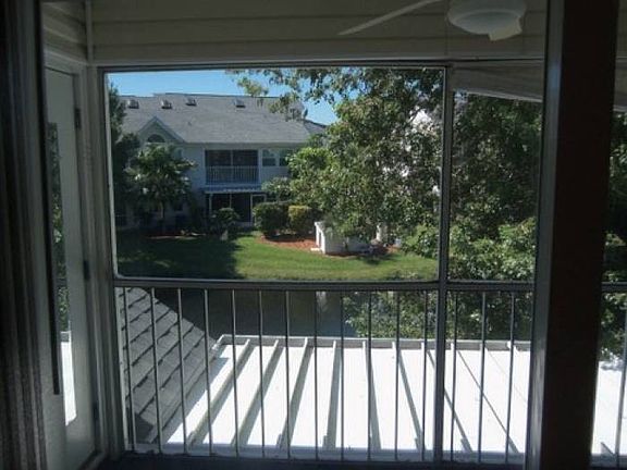 3rd image of 1975 Westminster Cir #24