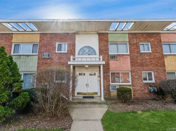 269 N Newbridge Road #2B, Levittown, NY 11756